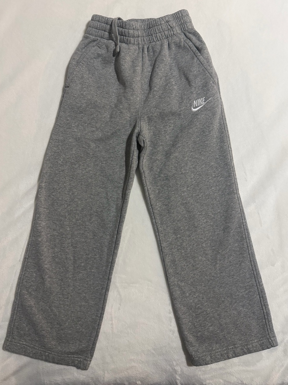 Nike Girls' Sportswear Club Fleece Wide-Leg Sweatpant